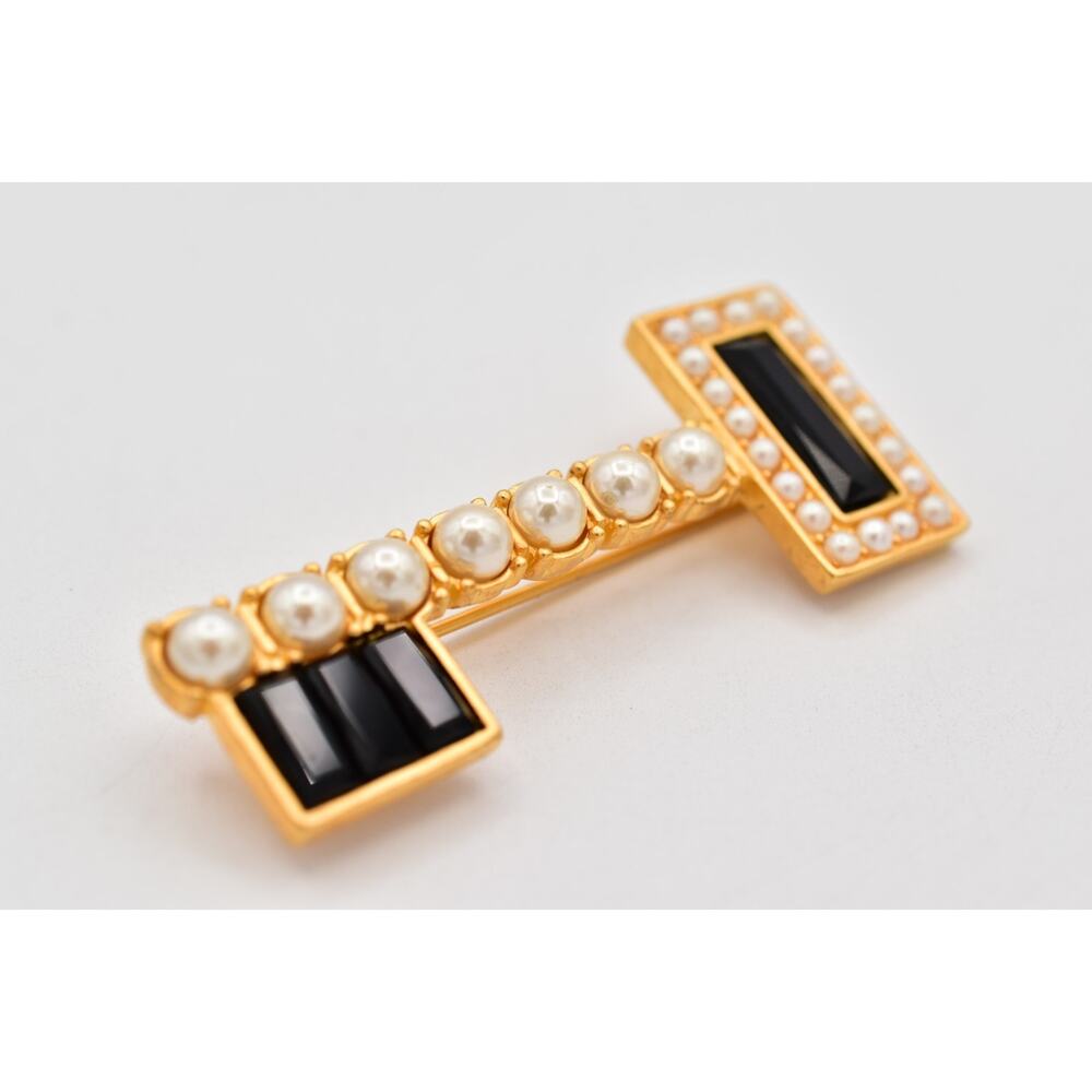 Karl Lagerfeld Vintage Key Brooch Pearl Black Crystal Gold Runway Signed Bin5B - Picture 9 of 12
